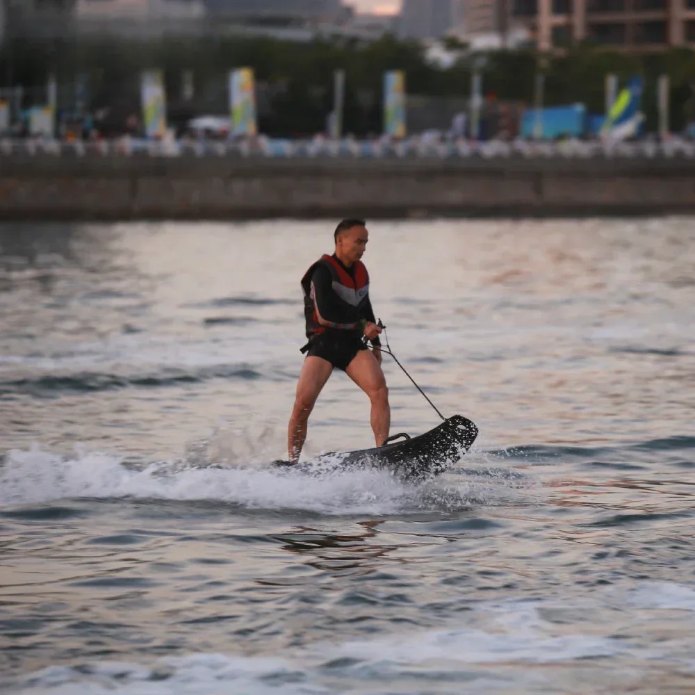 لوح ركوب الأمواج النفاث من الن - مراجعة Aquatic Sports Types وسعره